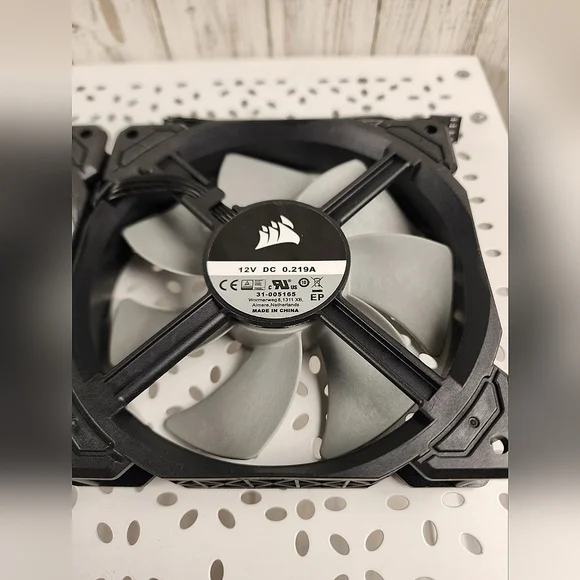Lot of 2 Corsair ML120 Case Fan 120mm PWM Fan 31-004754 New Open Box2 pack